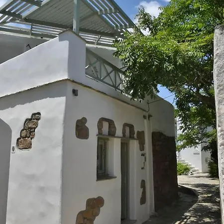 Freedom's House On Volaka Village Tinos Casa vacanze Volax